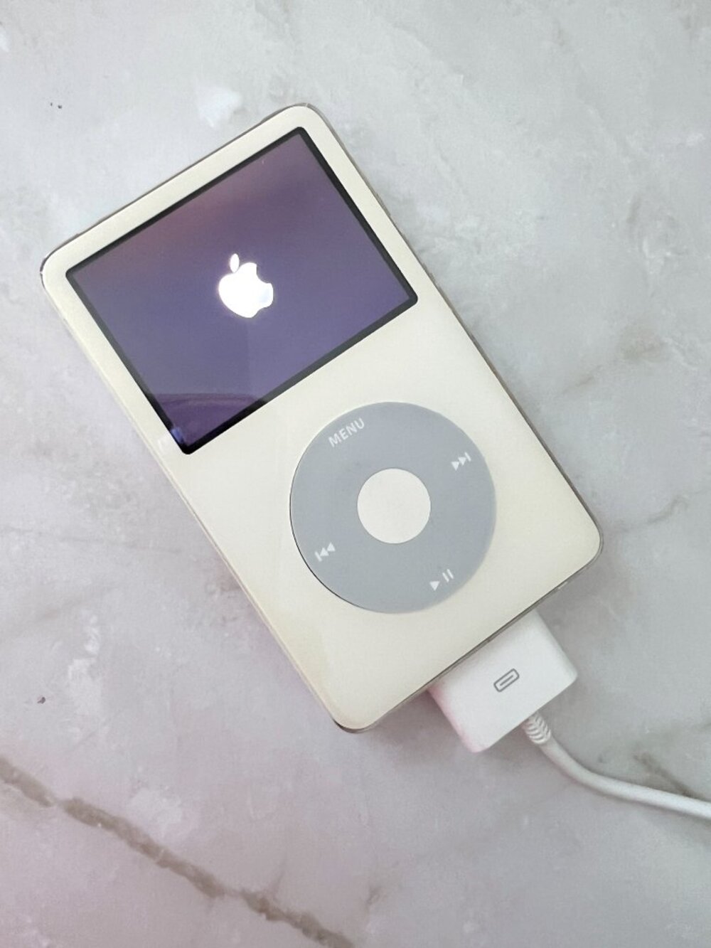 Apple iPod classic 5th Generation White (80GB) Original Owner